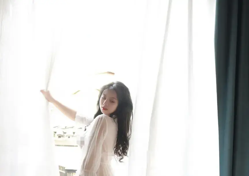 《欲望人妻：滴垂之蜜》全集免费观看-韩国剧情片《欲望人妻：滴垂之蜜》1080P高清中文字幕-未删减版无广告在线播放与网盘分享