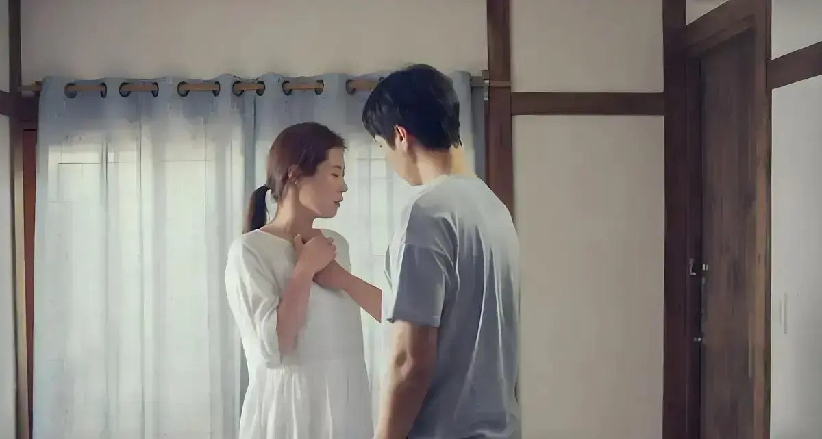 《出轨》韩国高分剧情片无删减全集 - 1080P高清画质免费在线看《出轨》 - 无广告完整版同步更新 - 出轨全集网盘资源下载
