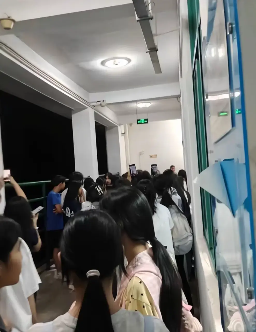 女厕产子双胞胎事件父亲身份真相曝光