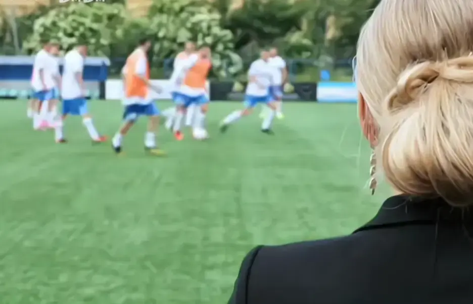 法国电影《Footballers Moms》足球队的女老板们高清免费在线观看完整版 - 足球队的女老板们全集无广告播放