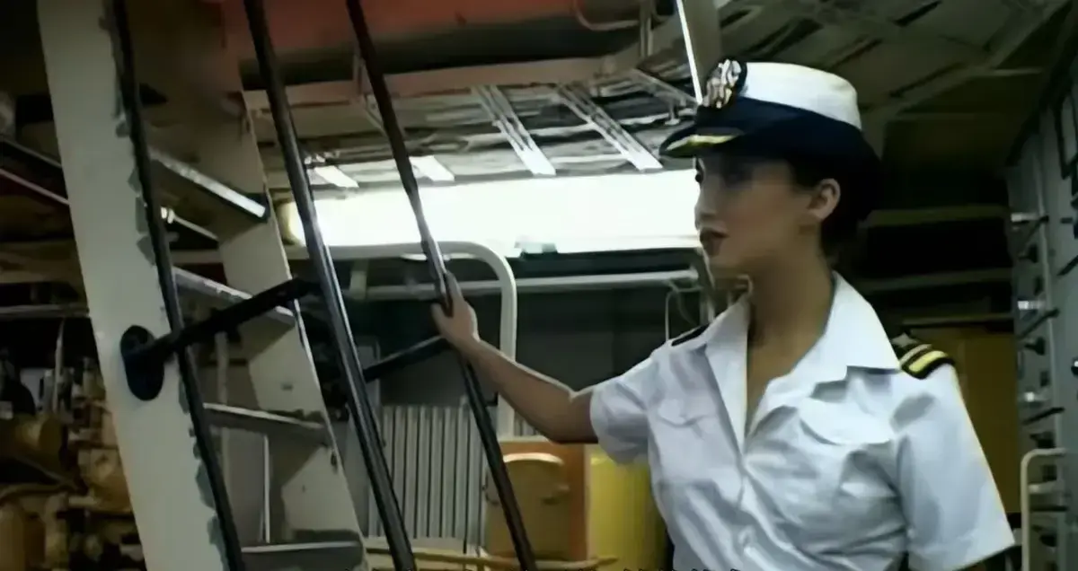 《军舰上的女兵》全季无删减版在线看 - 军舰上的女兵HD高清完整版 - 免费观看全集网盘资源
